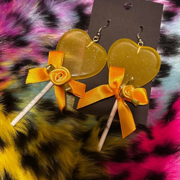 Yellow heart lollipop earrings - Picture 1 of 1
